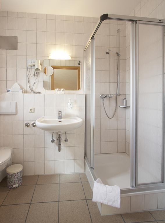 Hotel Company Cölbe Екстериор снимка