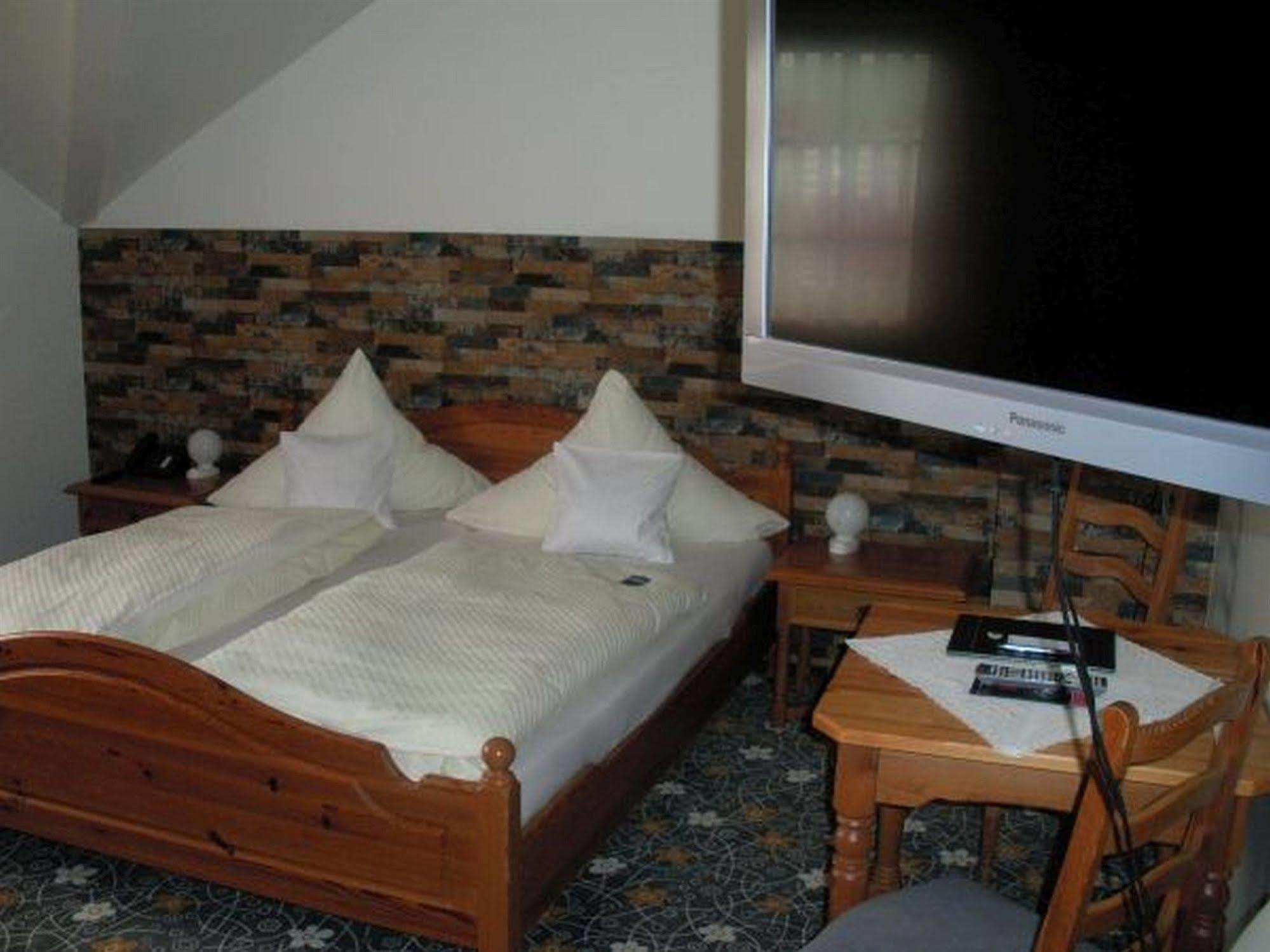Hotel Company Cölbe Екстериор снимка