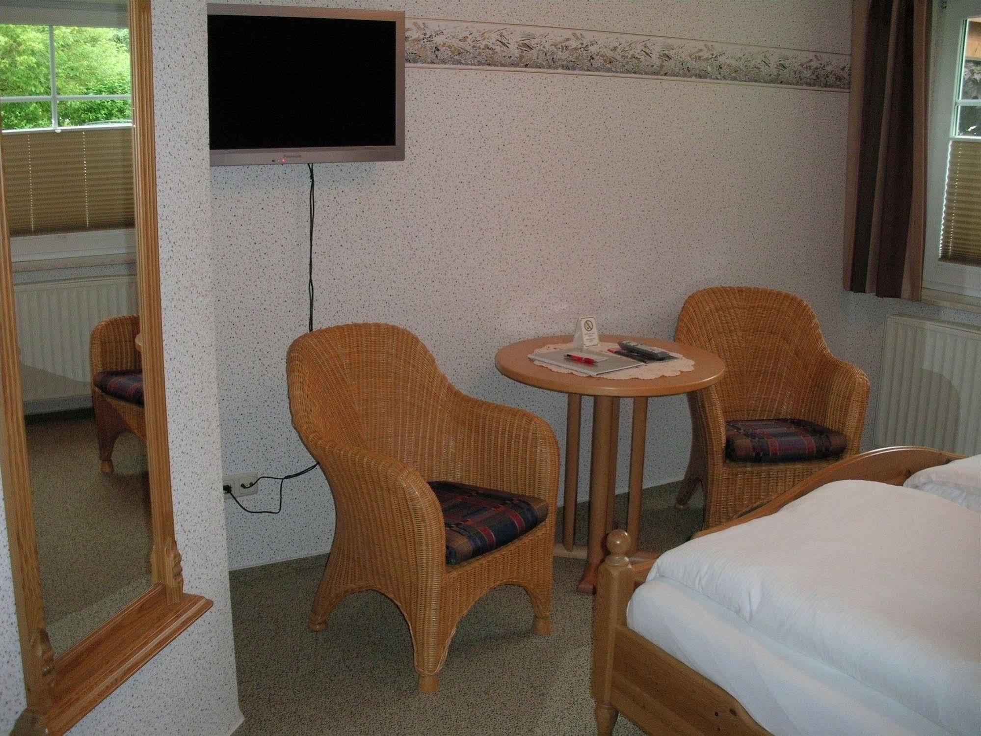 Hotel Company Cölbe Екстериор снимка