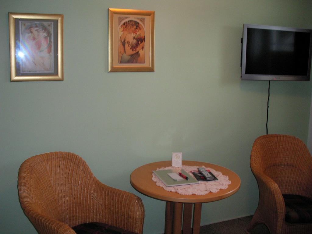 Hotel Company Cölbe Екстериор снимка
