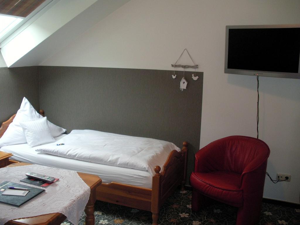 Hotel Company Cölbe Стая снимка